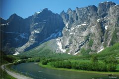 Trollveggen-Raumaelv.jpg